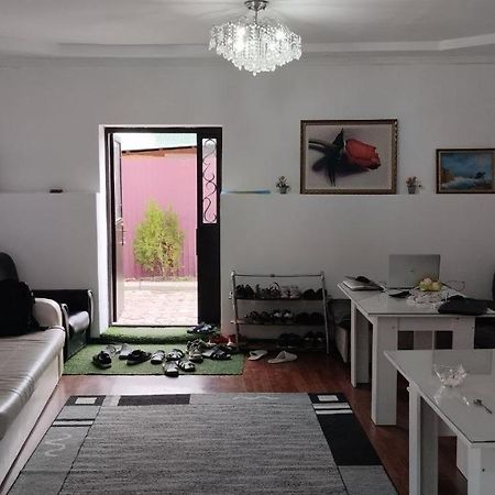 Nomadstan Capsule Hostel Каракол Екстериор снимка