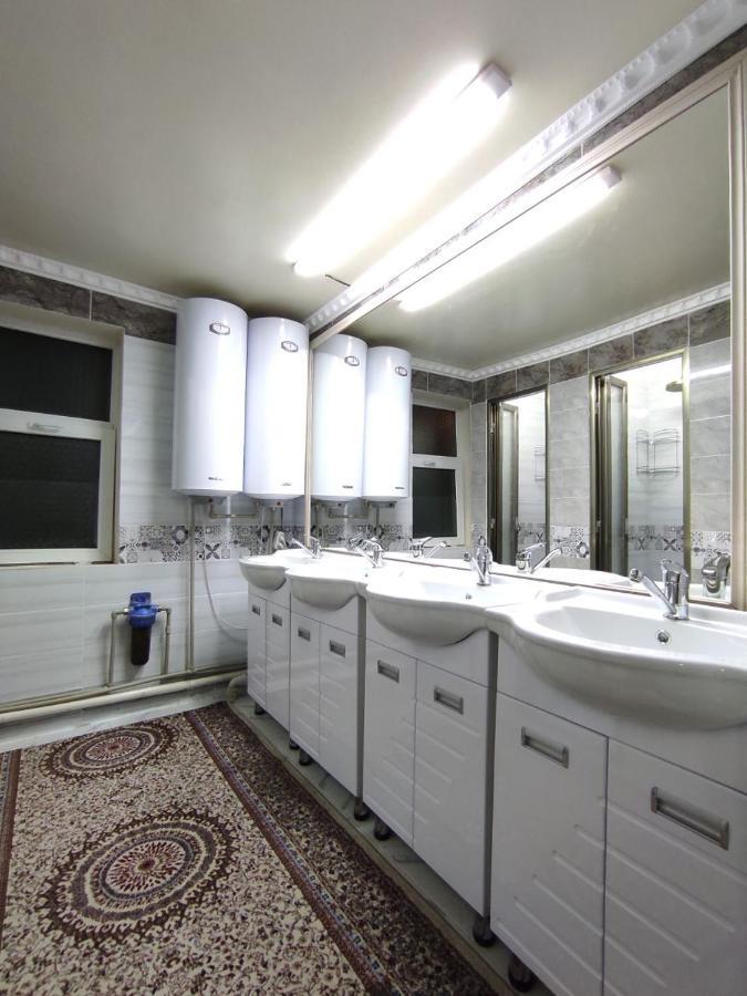 Nomadstan Capsule Hostel Каракол Екстериор снимка
