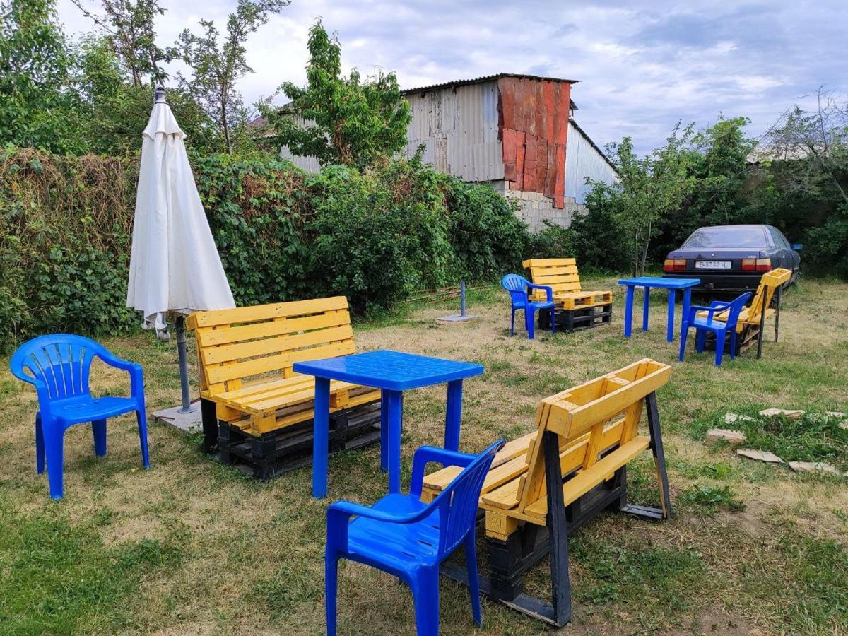 Nomadstan Capsule Hostel Каракол Екстериор снимка