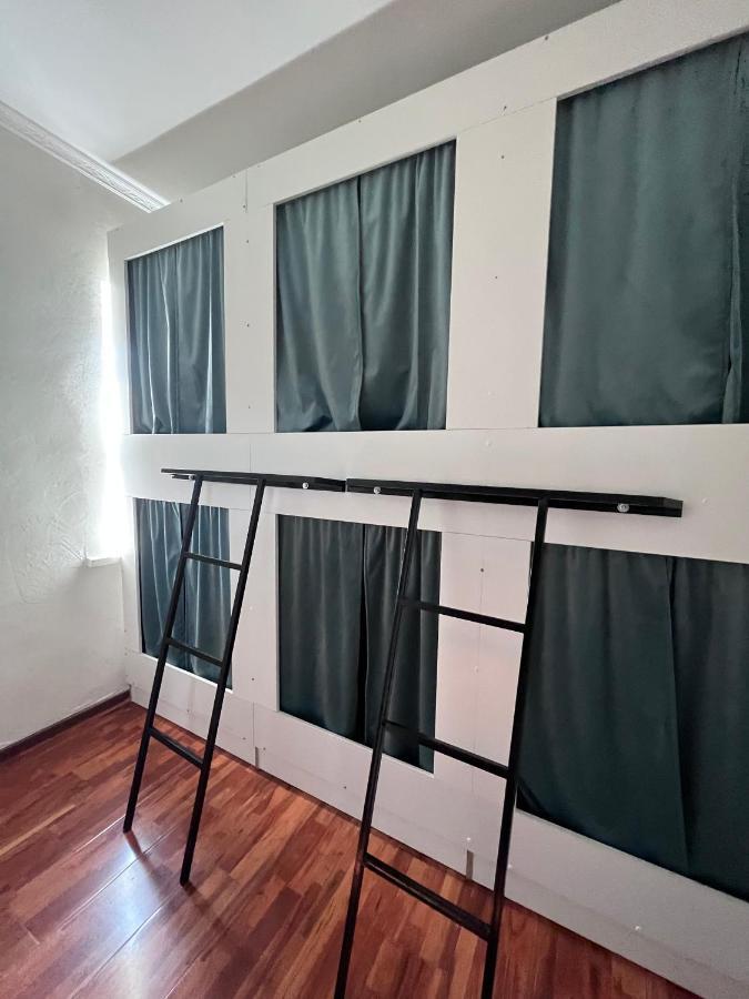 Nomadstan Capsule Hostel Каракол Екстериор снимка