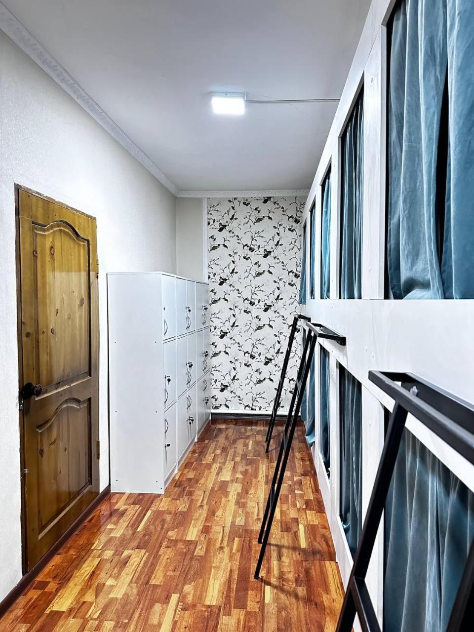 Nomadstan Capsule Hostel Каракол Екстериор снимка