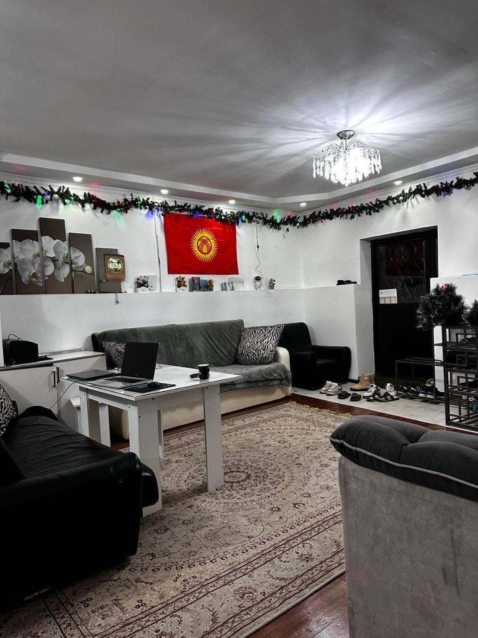 Nomadstan Capsule Hostel Каракол Екстериор снимка