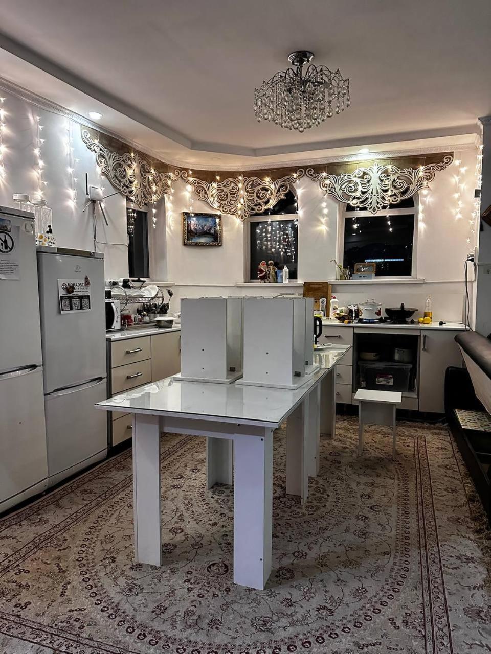 Nomadstan Capsule Hostel Каракол Екстериор снимка