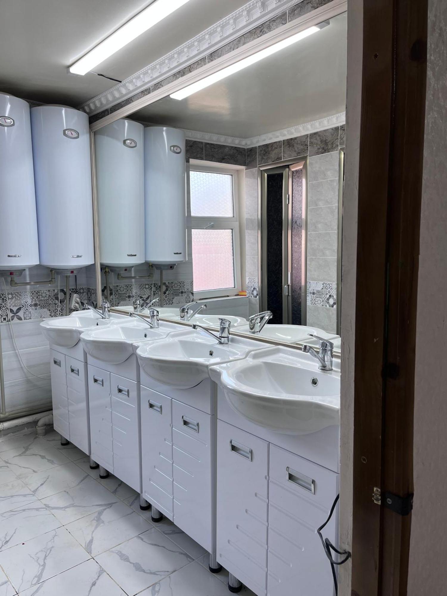 Nomadstan Capsule Hostel Каракол Екстериор снимка
