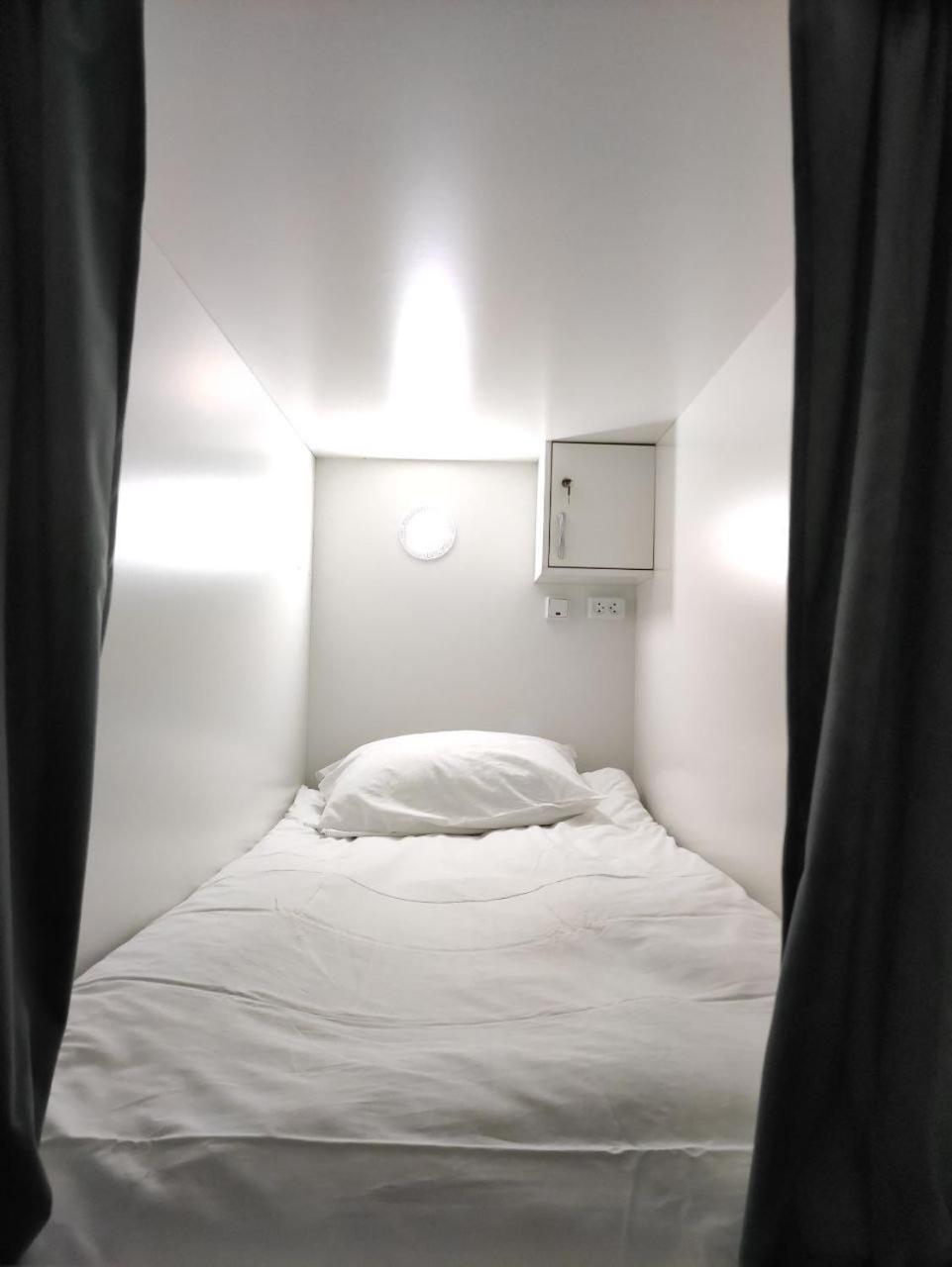 Nomadstan Capsule Hostel Каракол Екстериор снимка